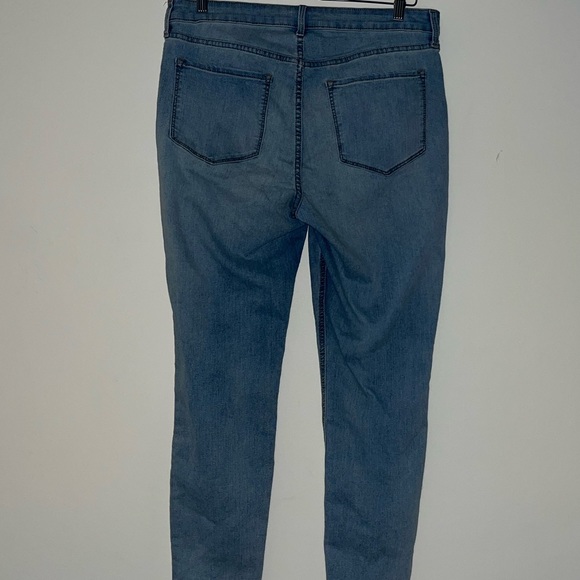 Old Navy High Rise Super Skinny Jeans - Picture 2 of 2